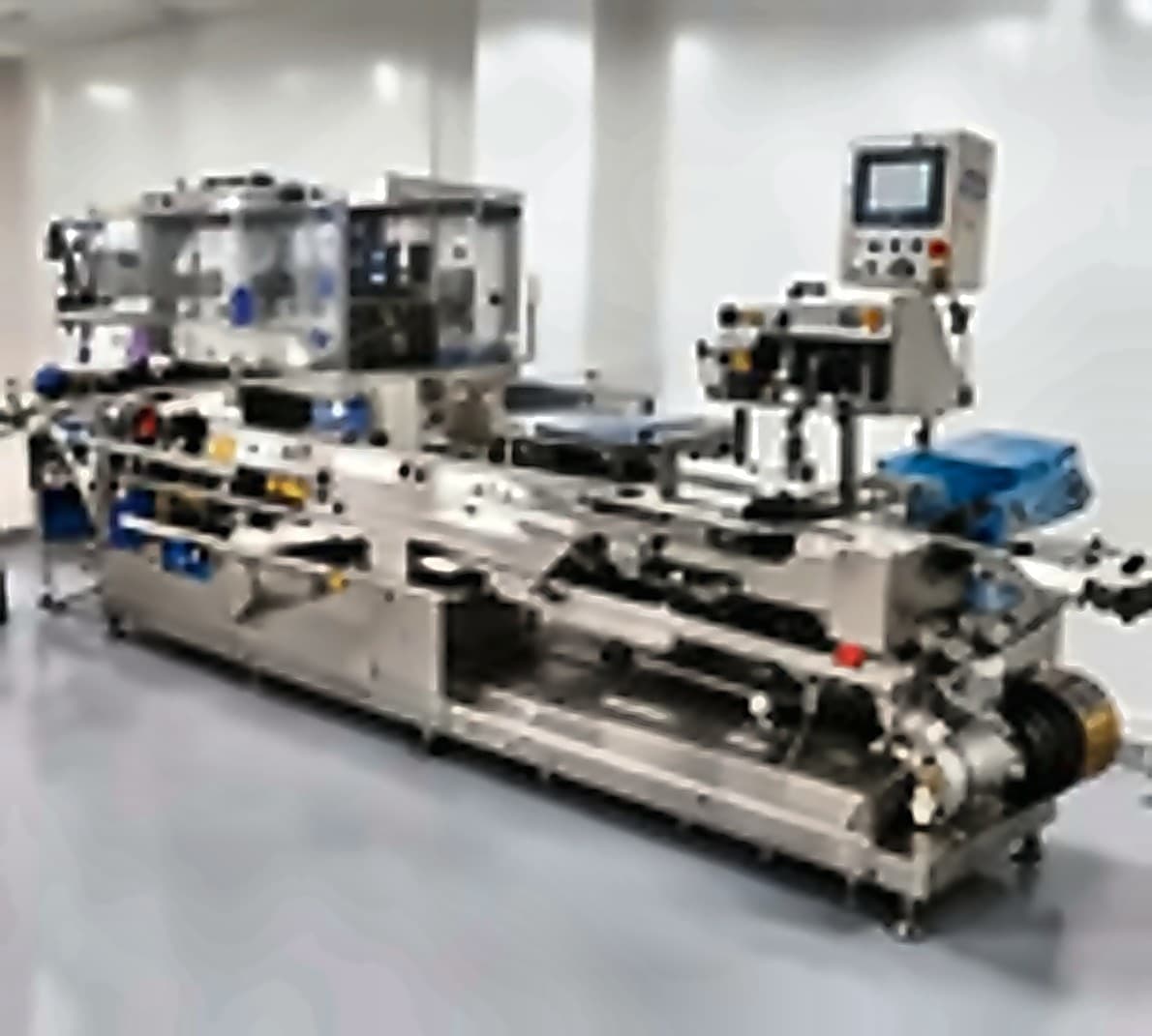 Alu-Alu strip packing line in a clean room